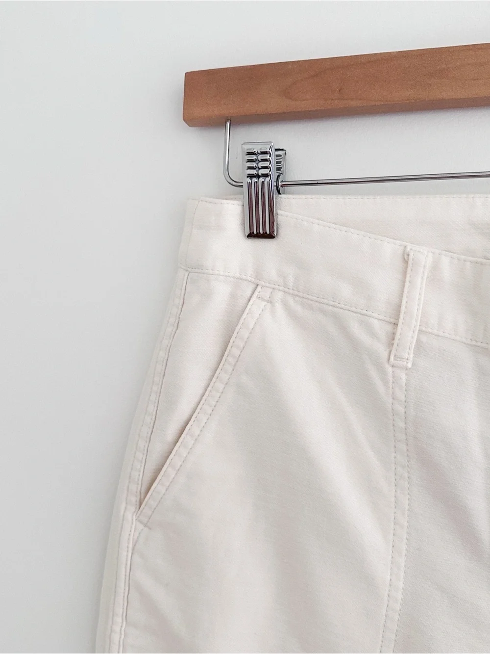 NWT J.Crew Cotton Pant Natural Cream Relaxed Tapered Patch Pockets Size 2 Petite